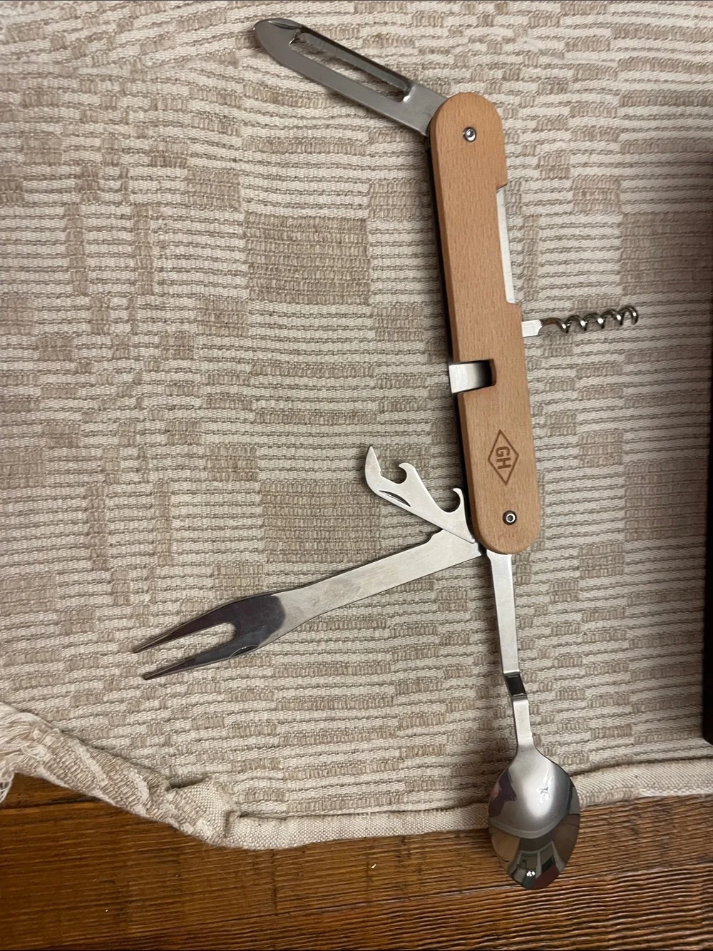 12-in-1 Kitchen Multi-Tool - Black & Tan